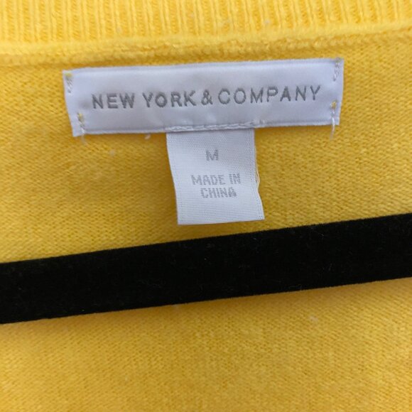 NEW YORK & CO.- WOMENS 3/4 SLEEVE CREW NECK YELLOW SWEATER SIZE MEDIUM - Picture 3 of 6